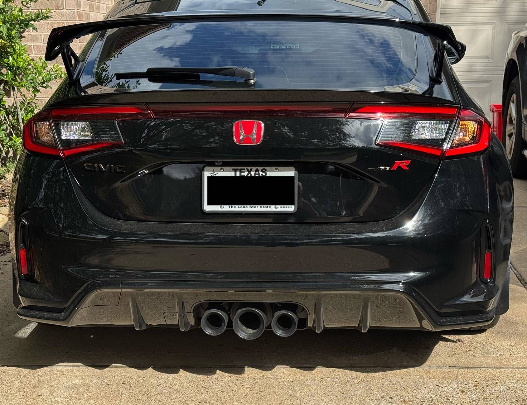 11th Gen Honda Civic OEM exhaust with black tips? 1735069845333-px
