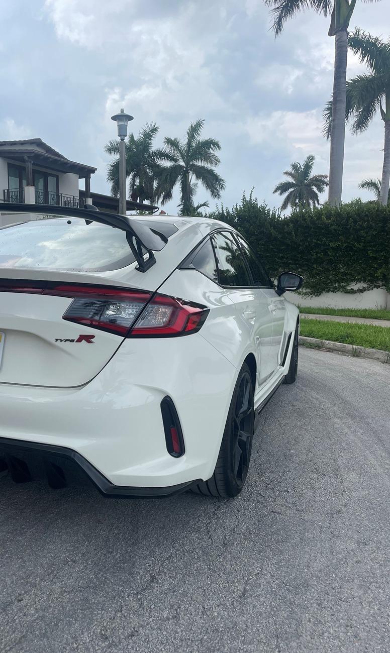 11th Gen Honda Civic Official CHAMPIONSHIP WHITE FL5 Type R Photos Thread Rear