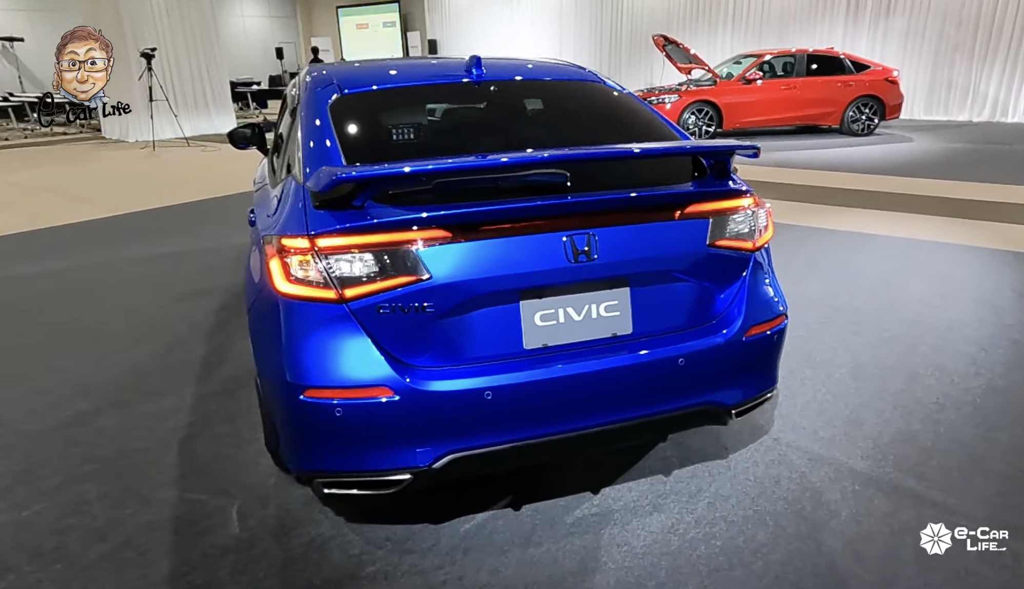 Detailed Video Showcases 2022 Civic Hatchback, and Hatchback with Honda