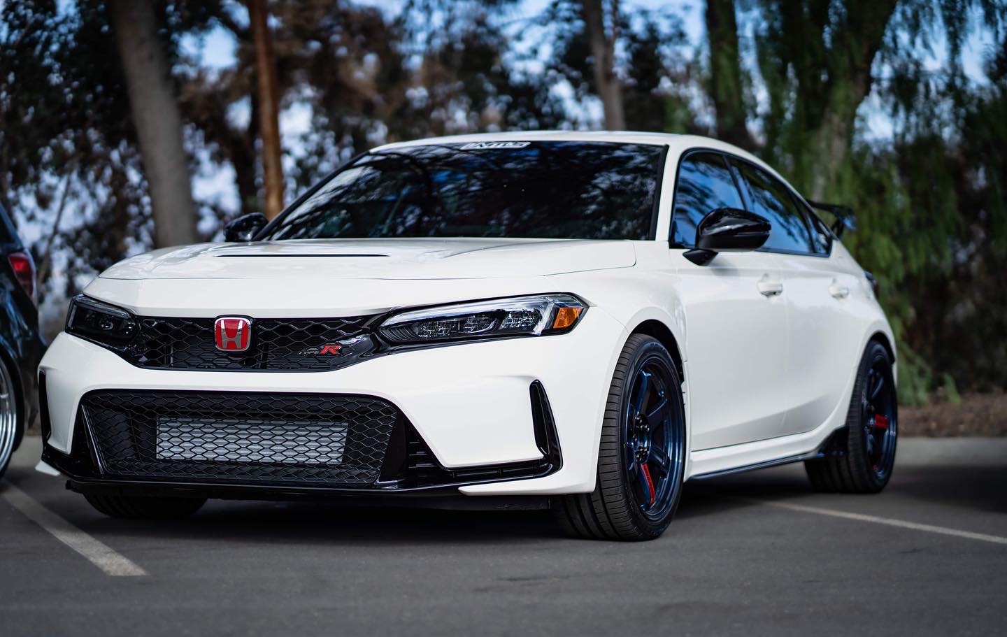 White Type R FL5 on 18